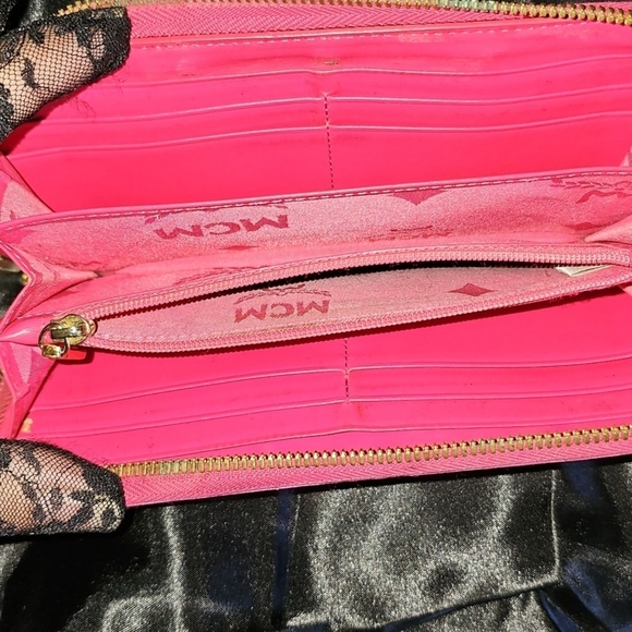 MCM 🎄Weekend Special🎄Pink and Tan Wallet with Monogram Design | VGUC 💕 - Picture 6 of 15